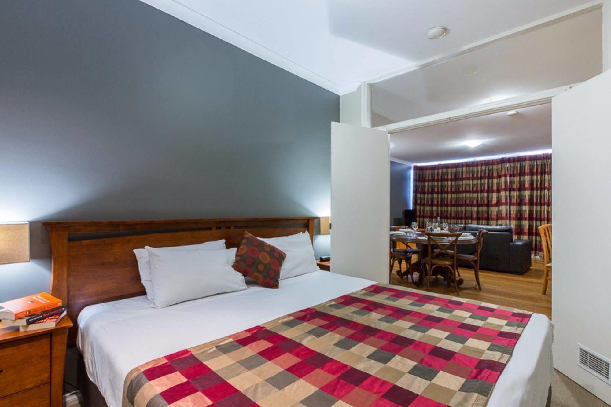 Mont Clare Boutique Apartments Perth Buitenkant foto