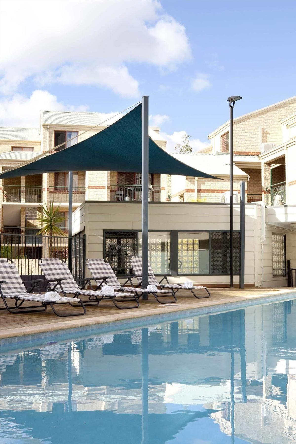 Mont Clare Boutique Apartments Perth Buitenkant foto